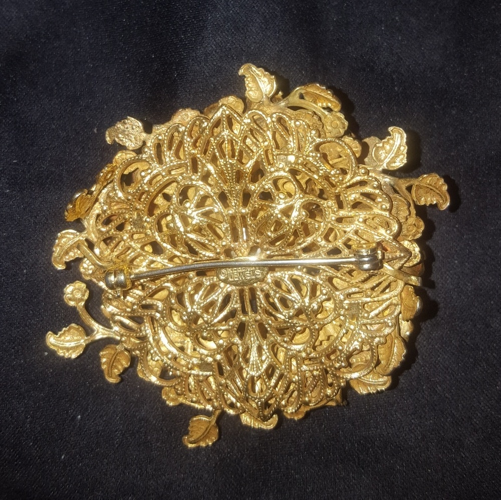 VINTAGE CRYSTAL PIN/BROOCH